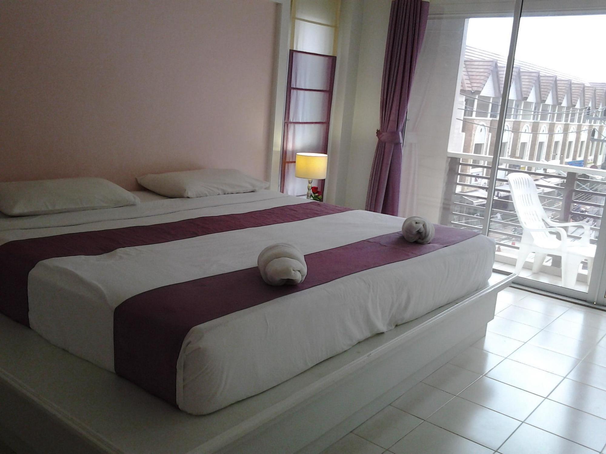 Phuket Racha Kata Homestay Extérieur photo