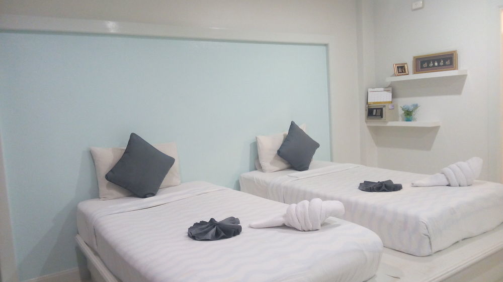 Phuket Racha Kata Homestay Extérieur photo