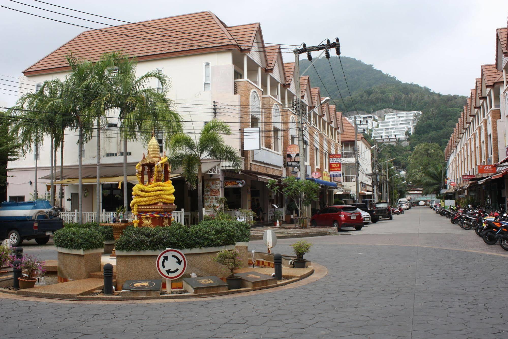 Phuket Racha Kata Homestay Extérieur photo