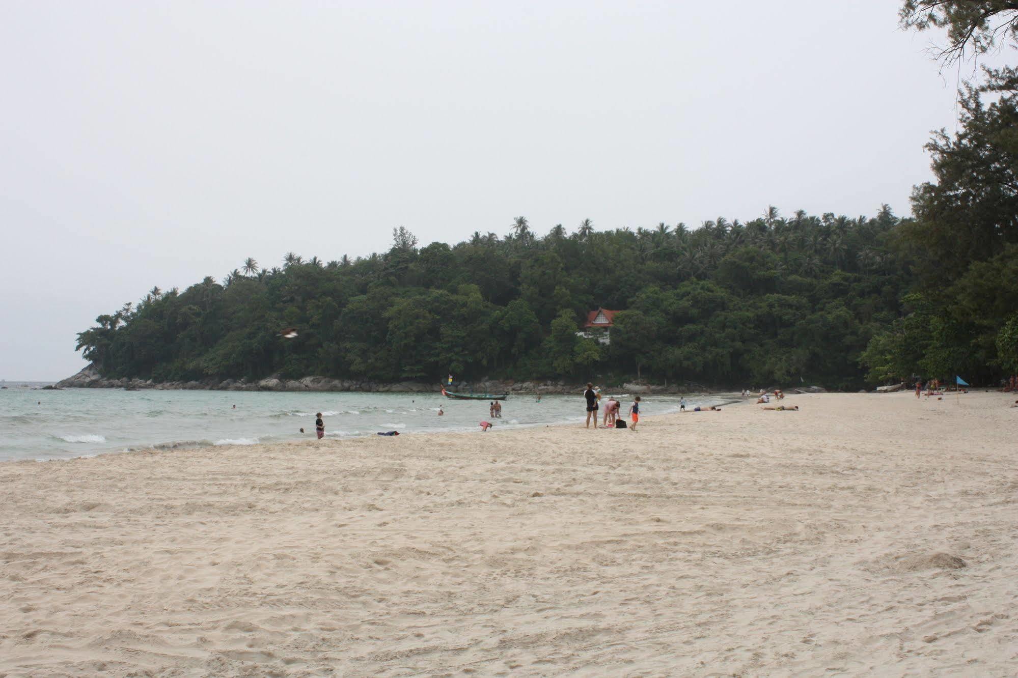 Phuket Racha Kata Homestay Extérieur photo